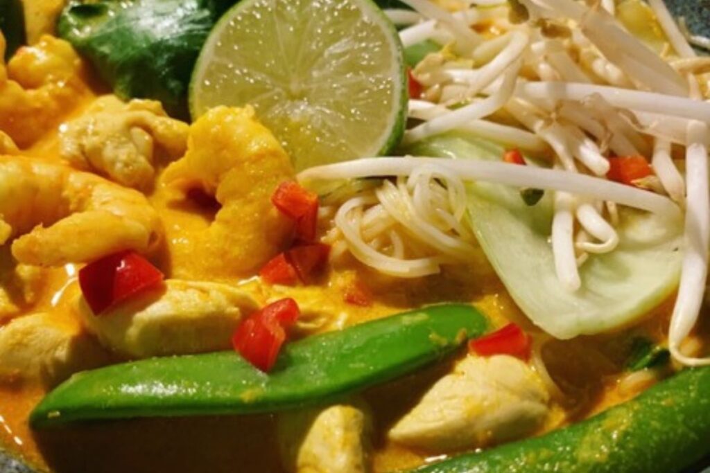 chicken and prawn laksa recipe