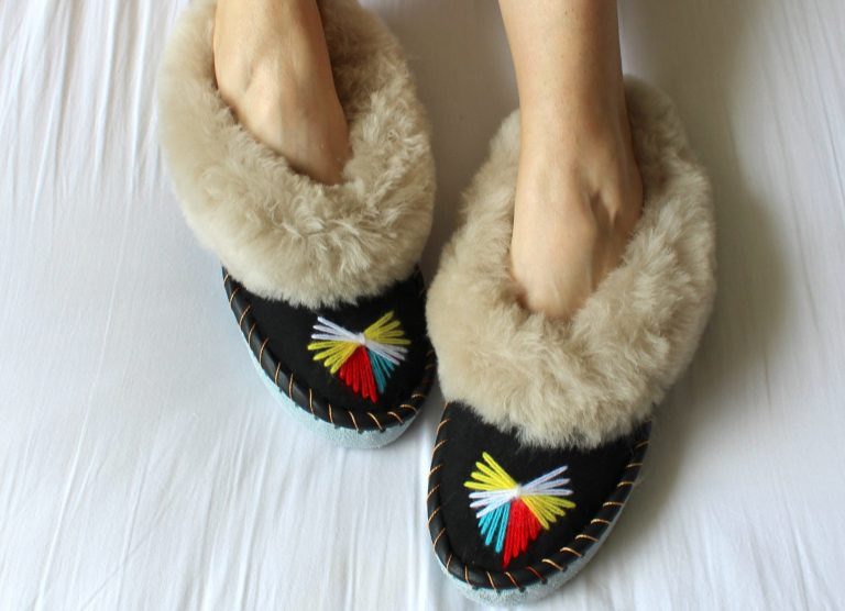 ONAIE Ash Sheepskin Slippers