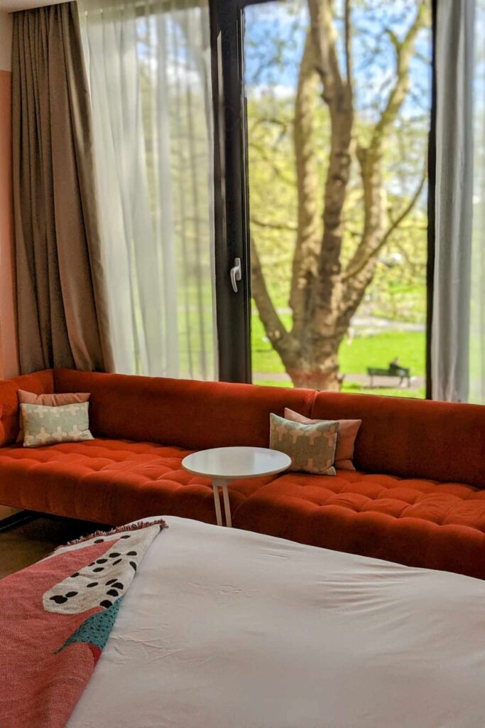 Sofa and Window Room2 Hometels